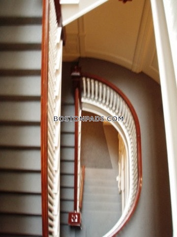 137 Bay State Rd, Fenway