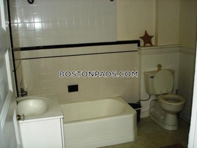 137 Bay State Rd, Fenway