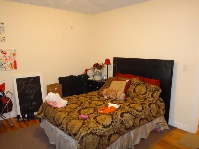 128 Hillside St, Mission Hill