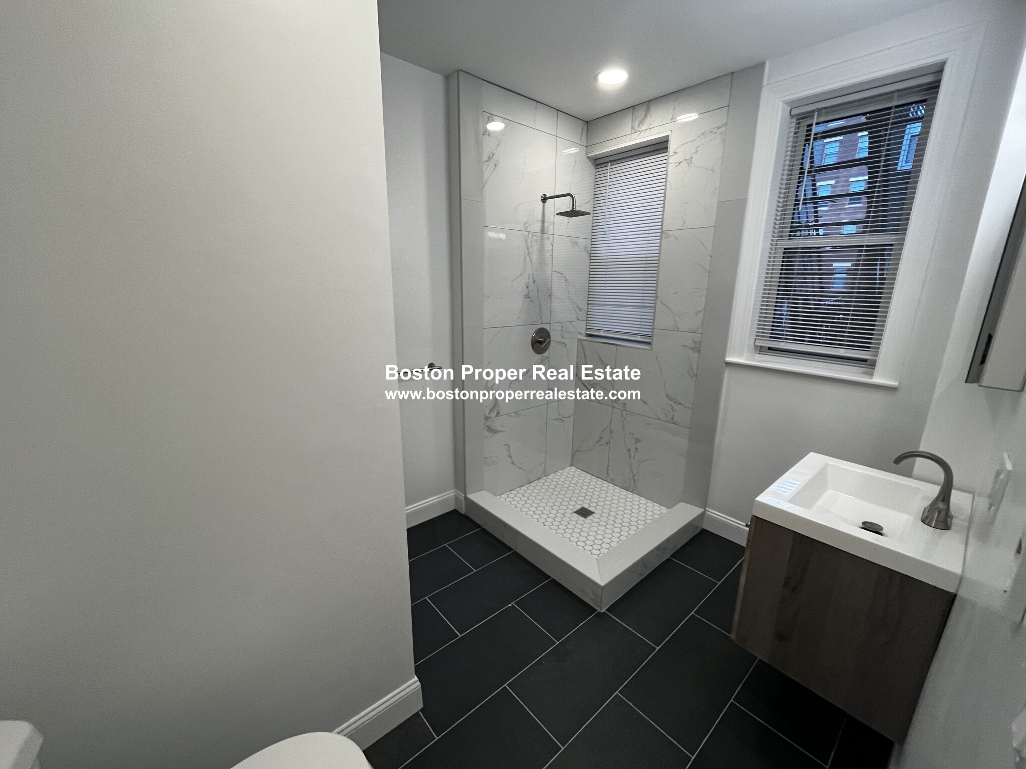 55 Queensberry St, Fenway