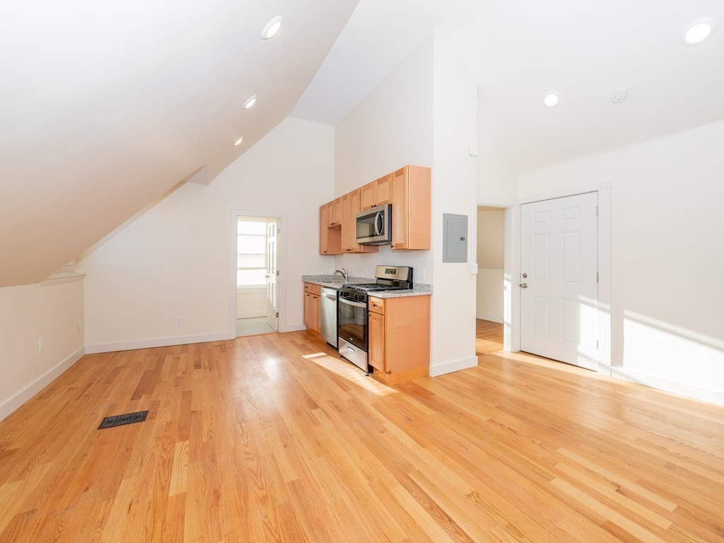 8 Orchard St, Porter Square