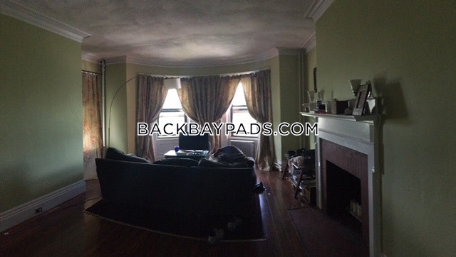 454 Beacon St, Back Bay