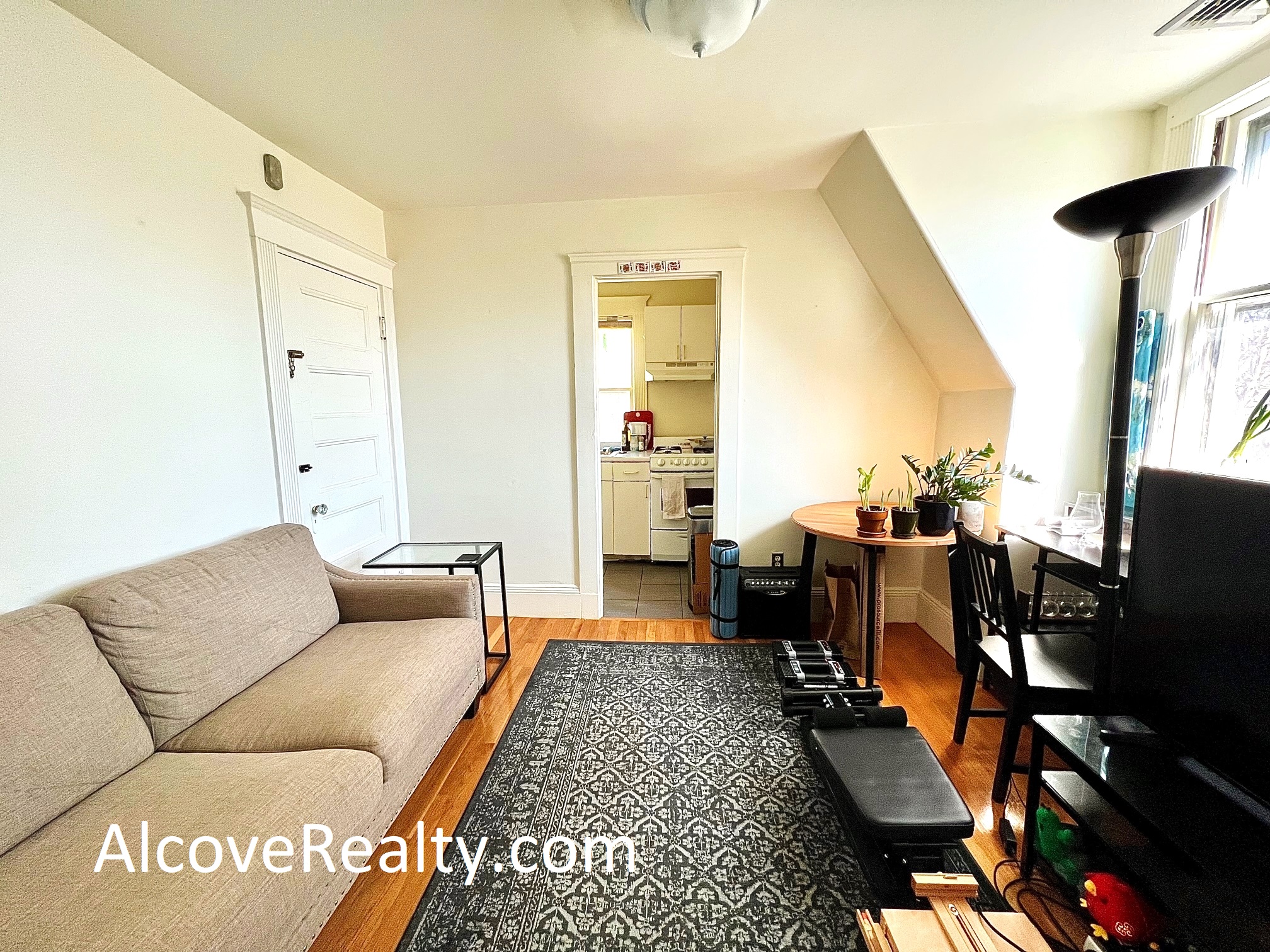 79 College Ave, Davis Square