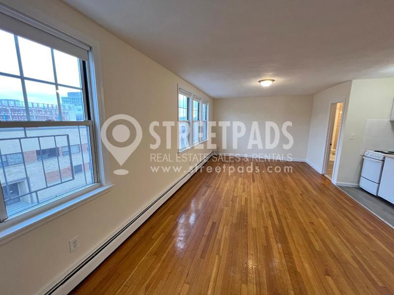 180 North Beacon St, Brighton