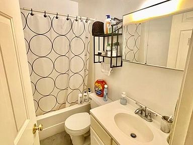 17 Thacher St, North End