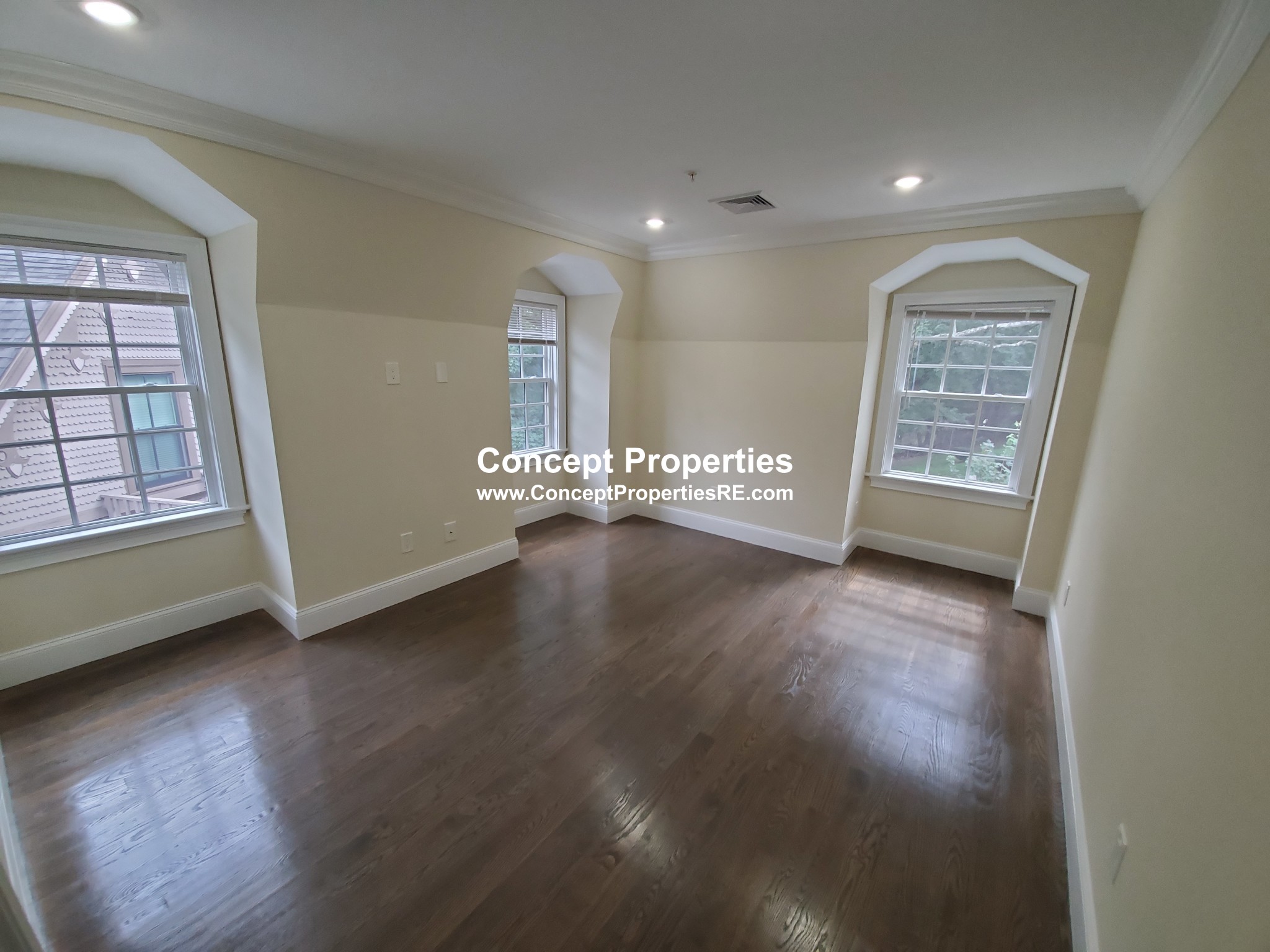 56 Cedar St, Roxbury