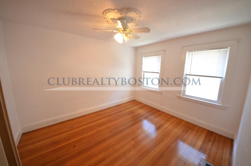 56 Montfern Ave, Brighton