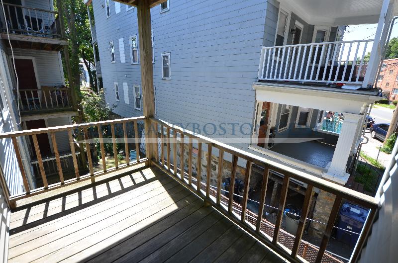 56 Montfern Ave, Brighton