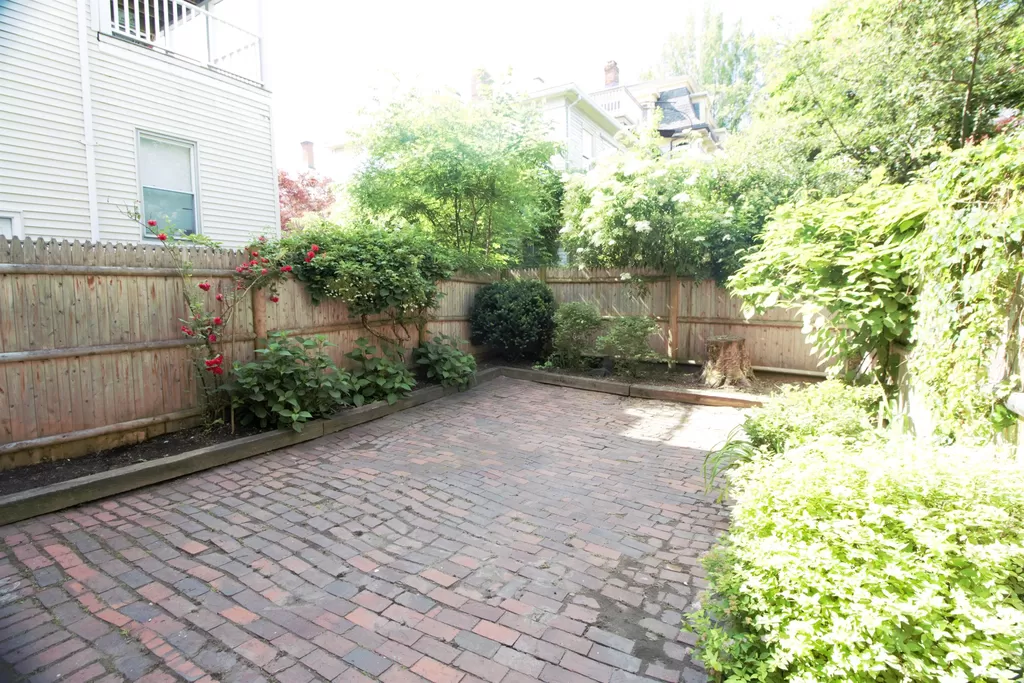 24 Suffolk St, The Port