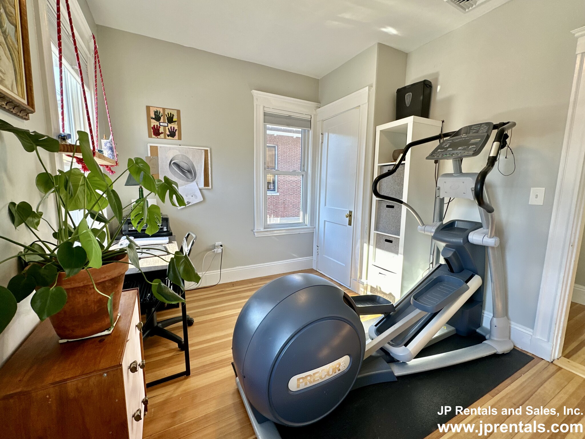 22 Sedgwick St, Jamaica Plain