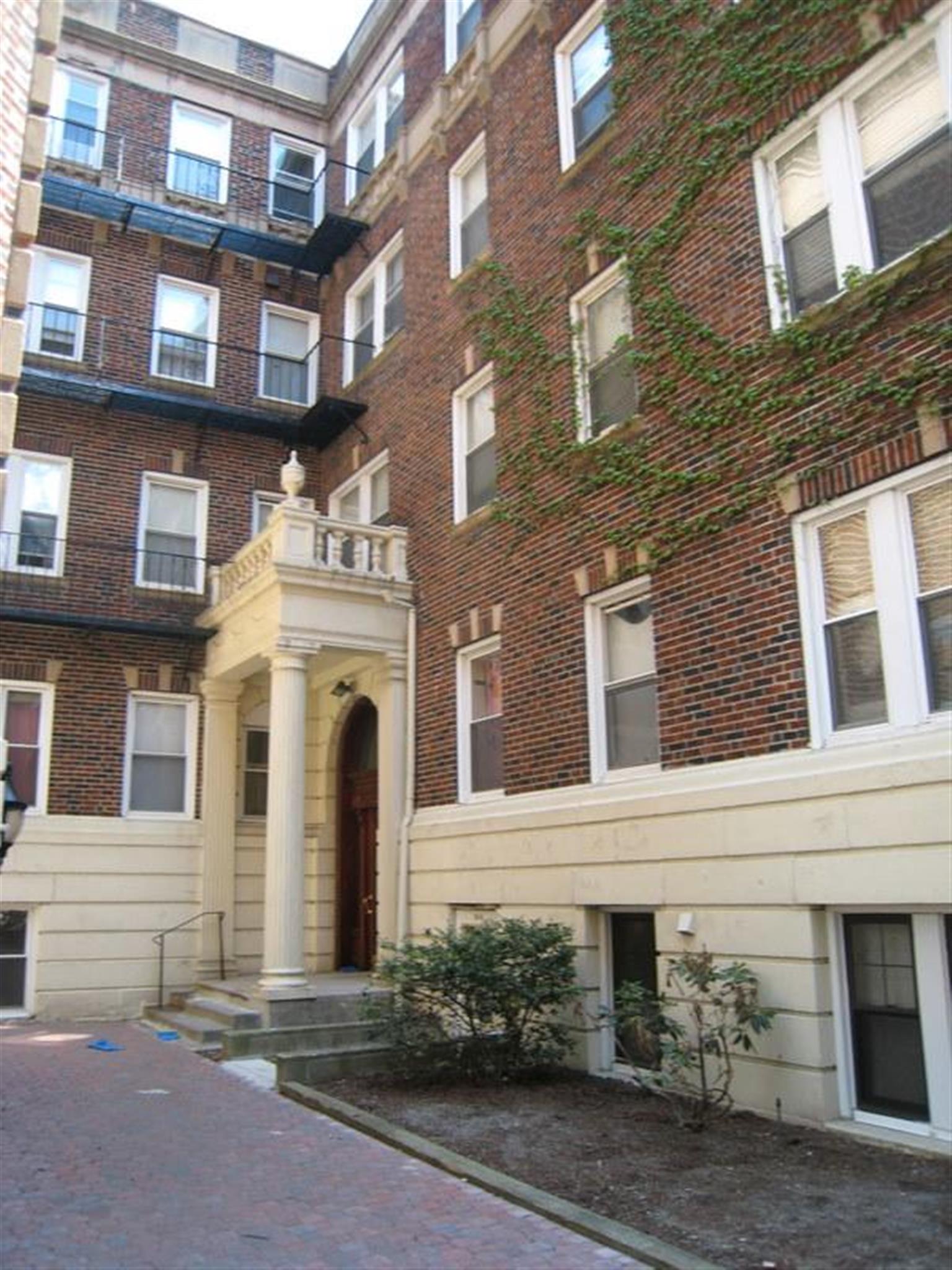 10 Wendell St, Harvard Square