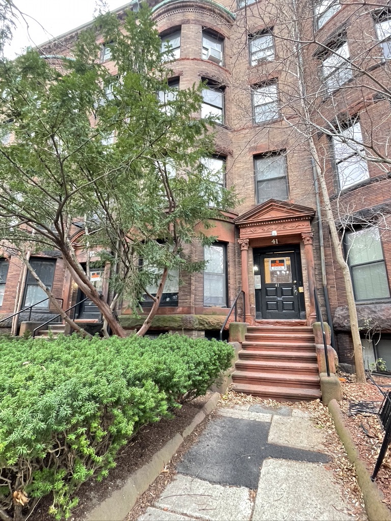 41 Bay State Rd, Fenway