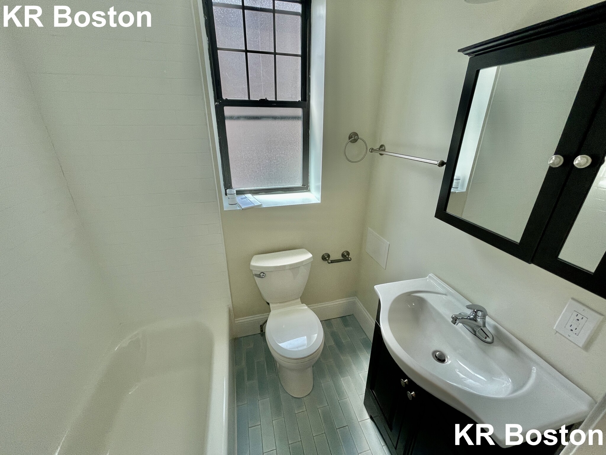 58 Queensberry St, Fenway