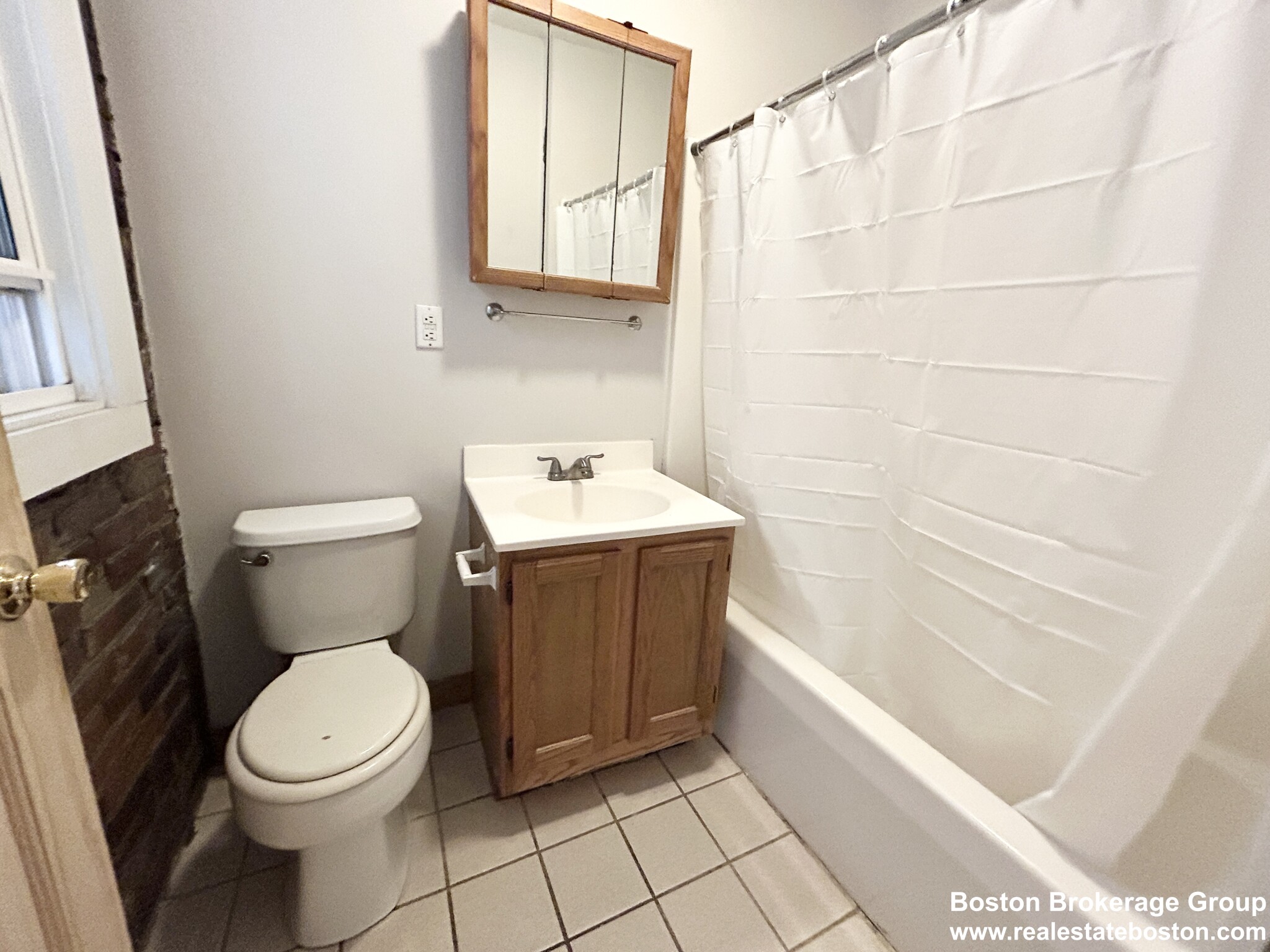 733 Parker St, Mission Hill