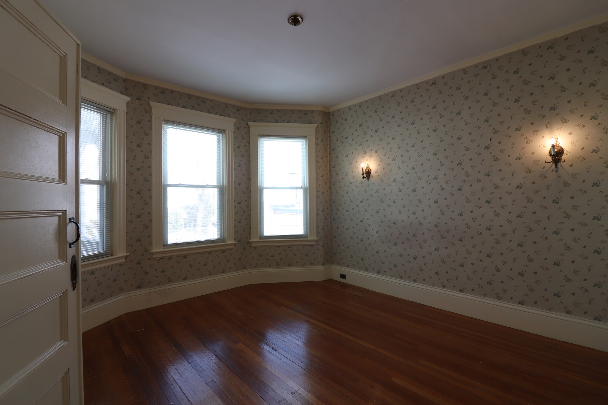 582 Cambridge St, Allston