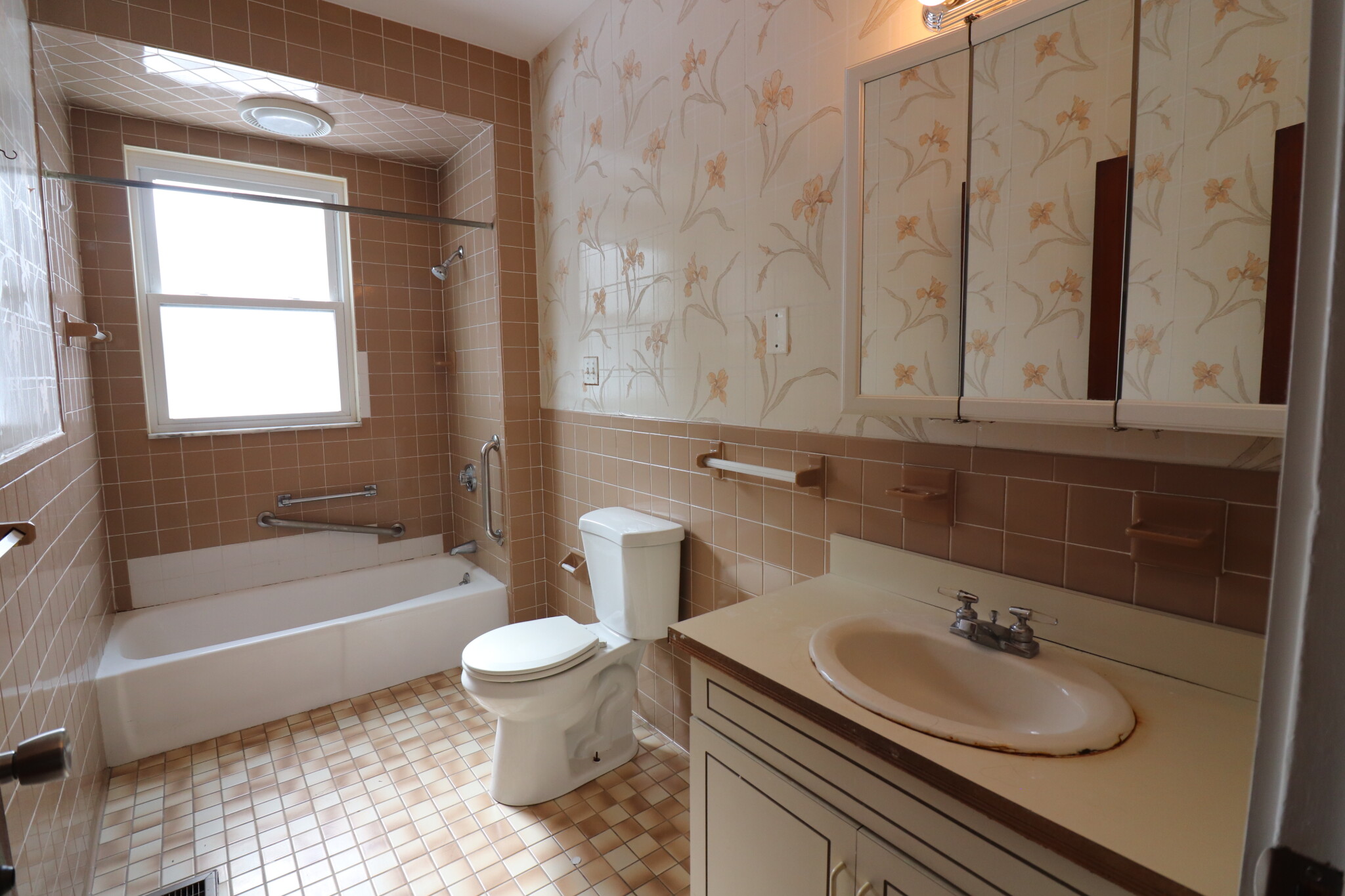 582 Cambridge St, Allston