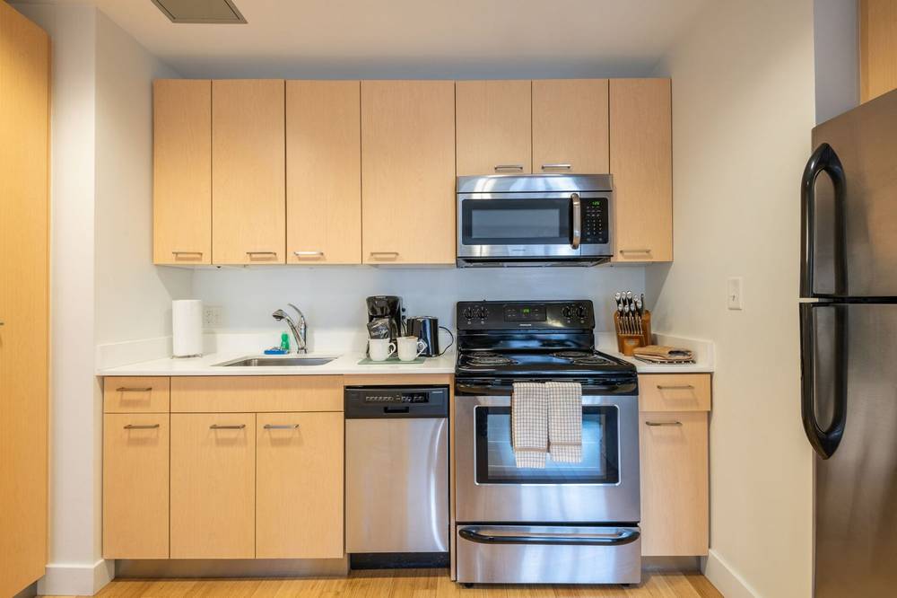 1085 Boylston St, Fenway