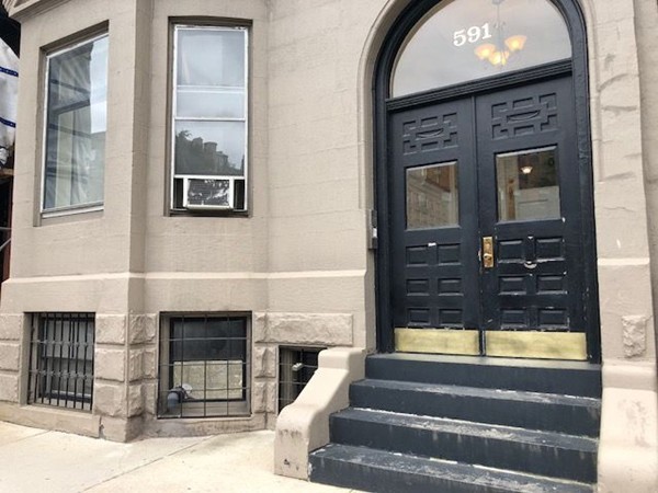 591 Beacon St, Fenway