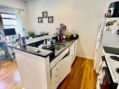 17 Thacher St, North End