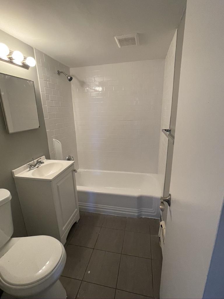 14 Riverside St, Watertown