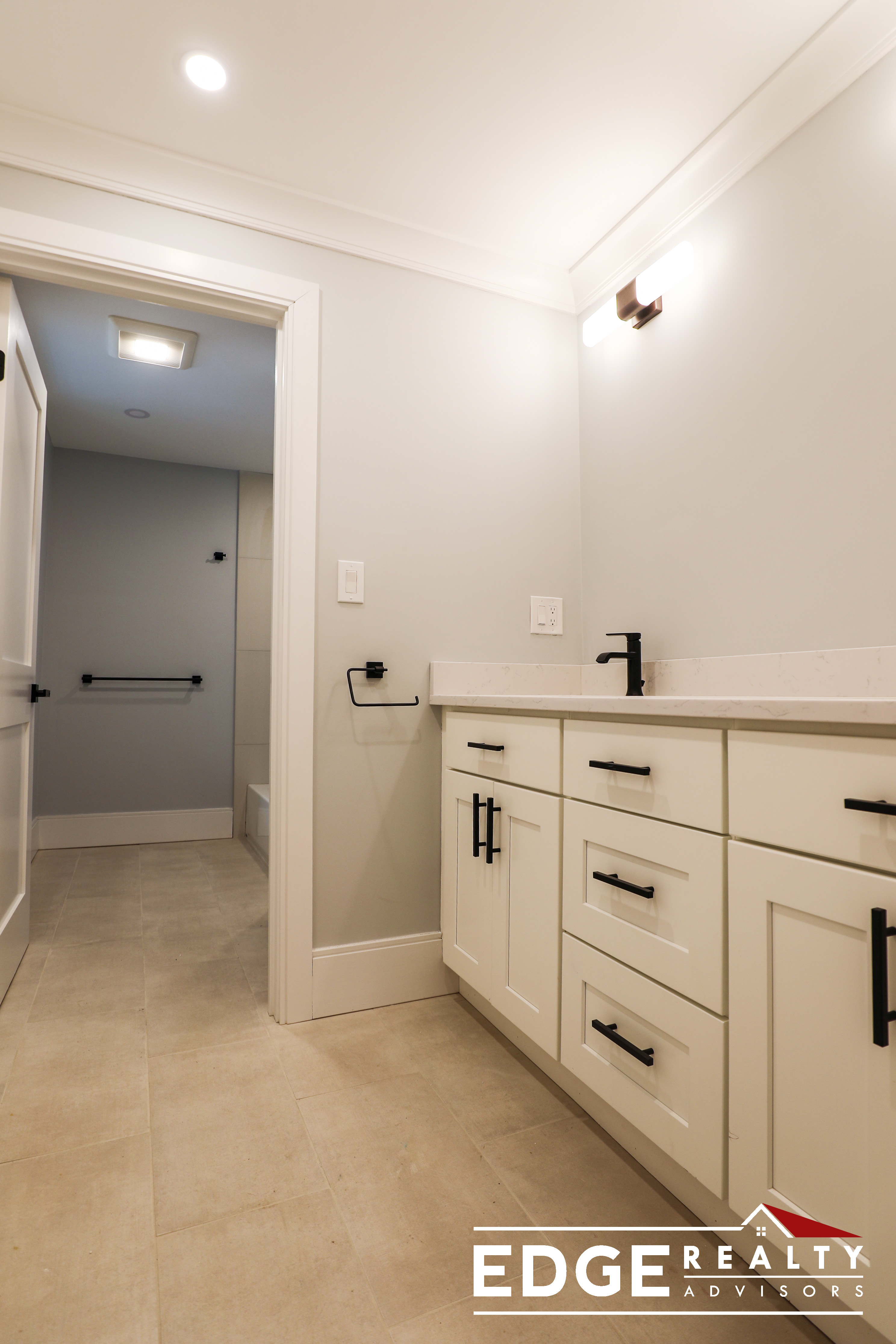 68 Calvary St, Waltham