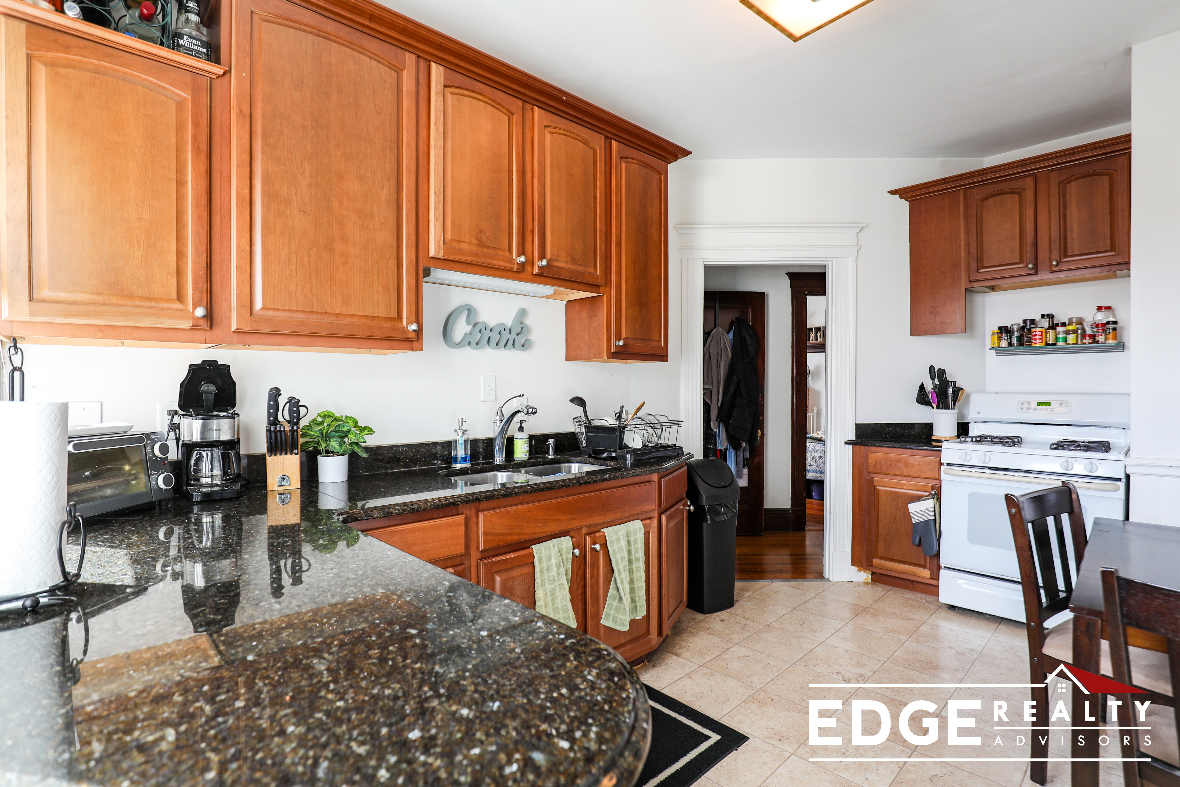 69 Oak Square Ave, Brighton