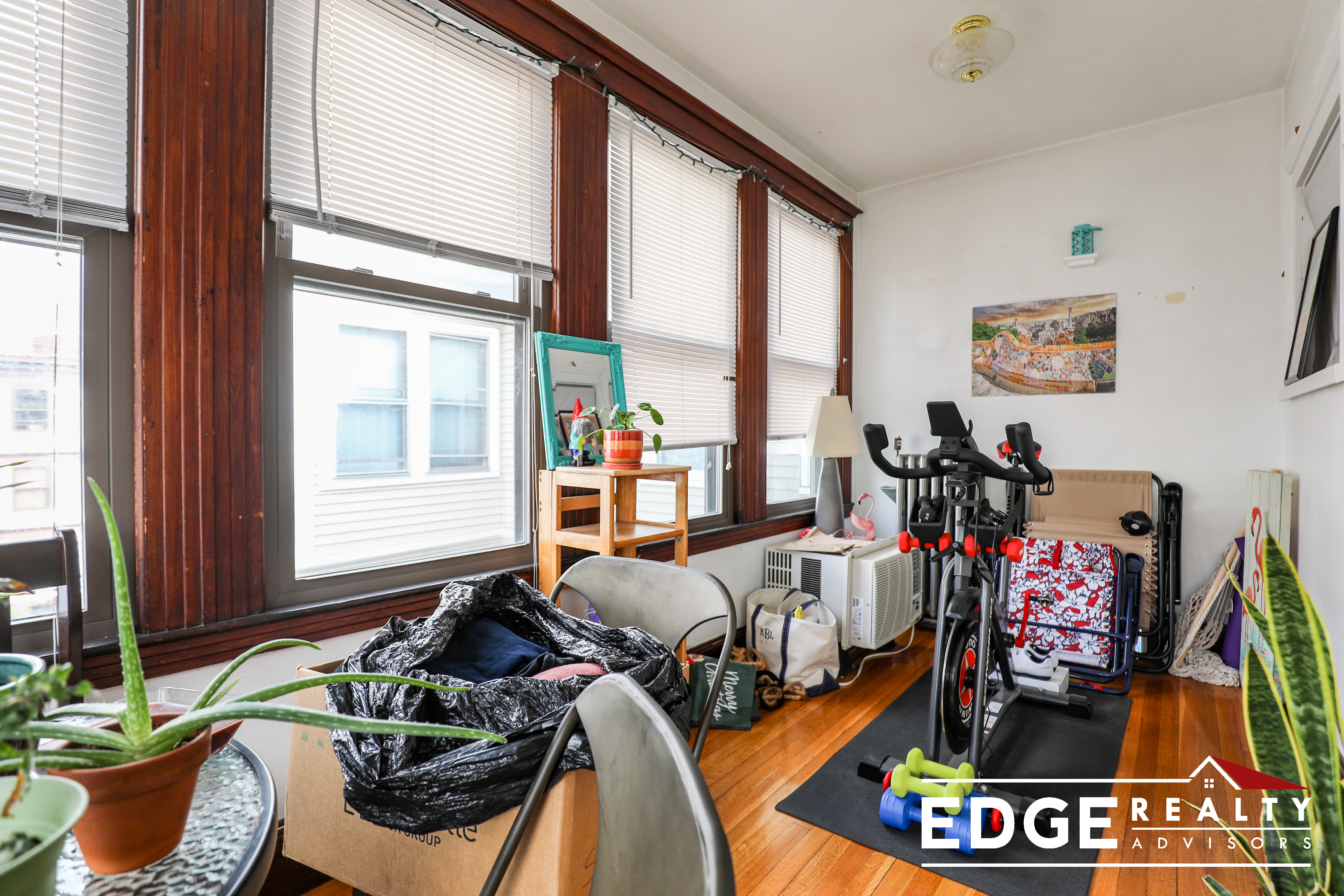 69 Oak Square Ave, Brighton