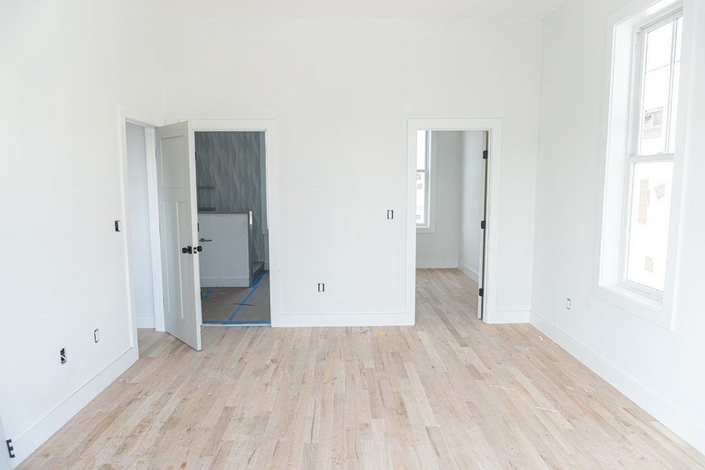 17 West Bellflower, Dorchester