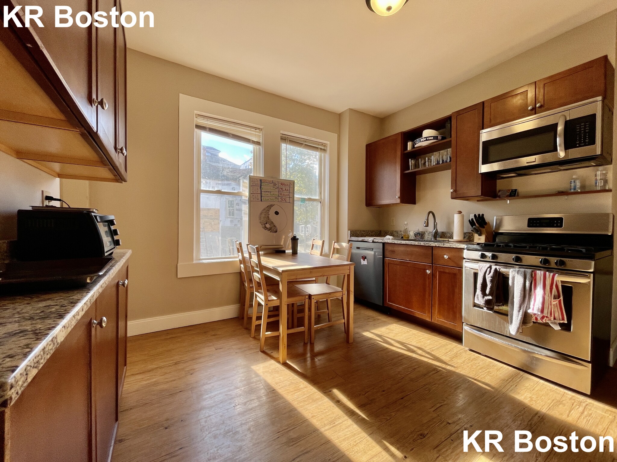 8 Sunset St, Mission Hill