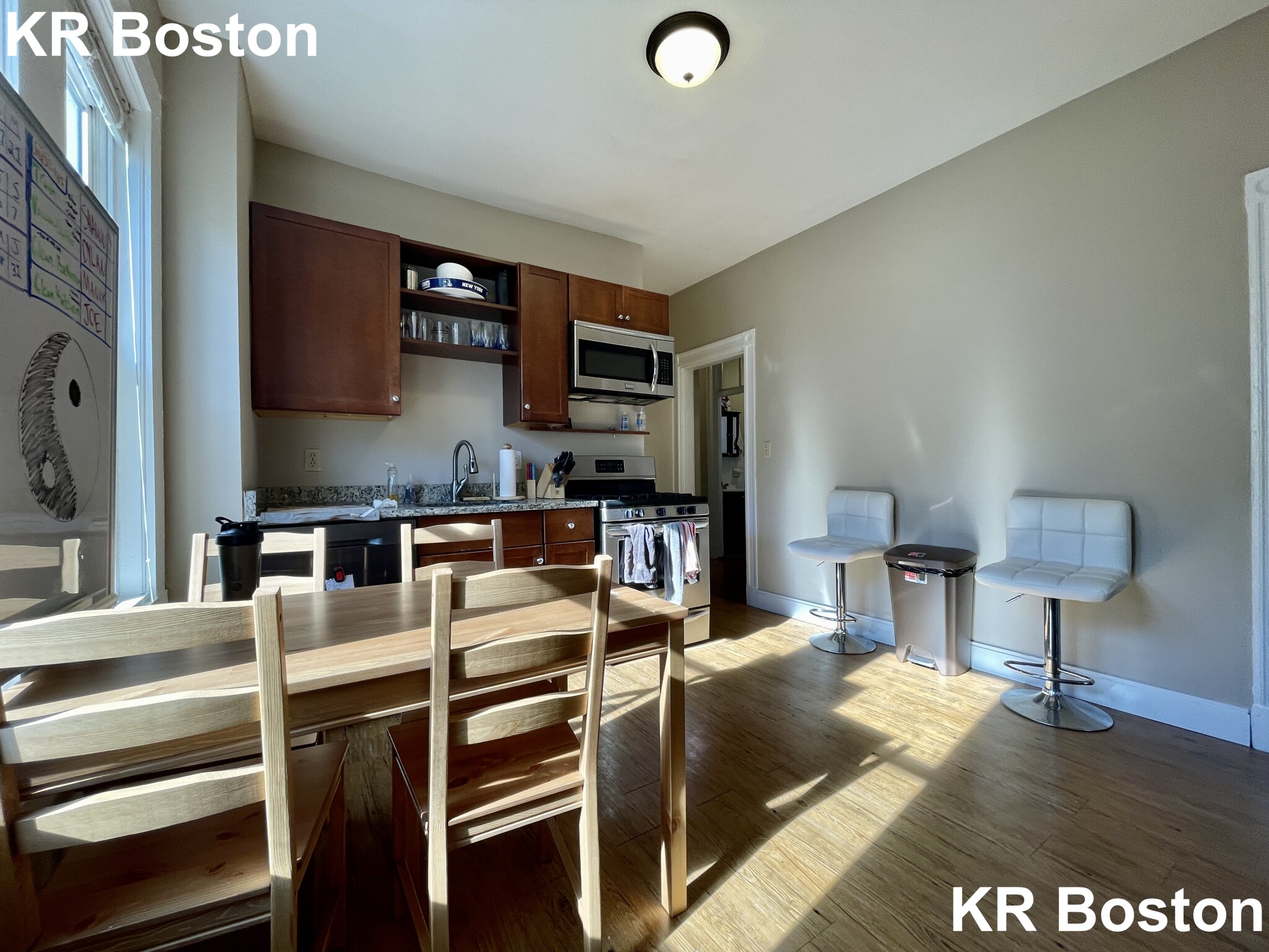 8 Sunset St, Mission Hill