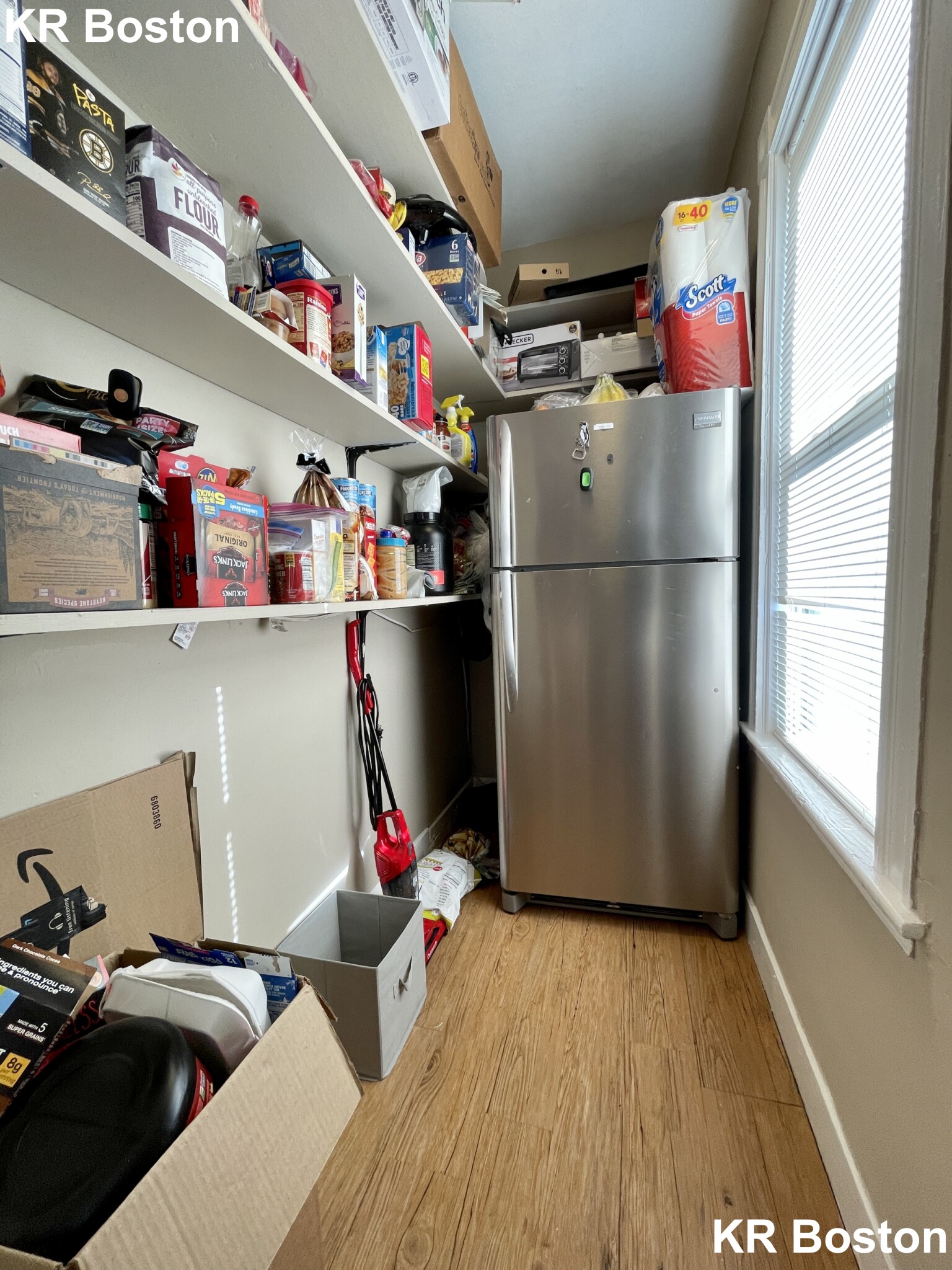 8 Sunset St, Mission Hill