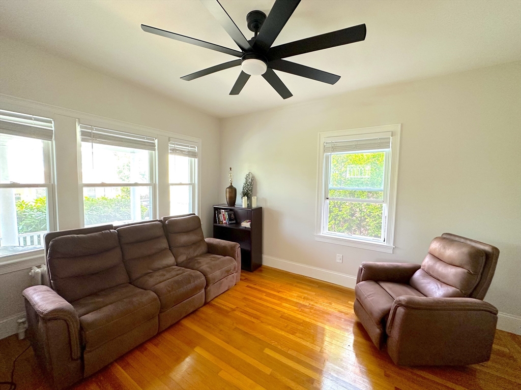 6 Barstow St, Oak Square