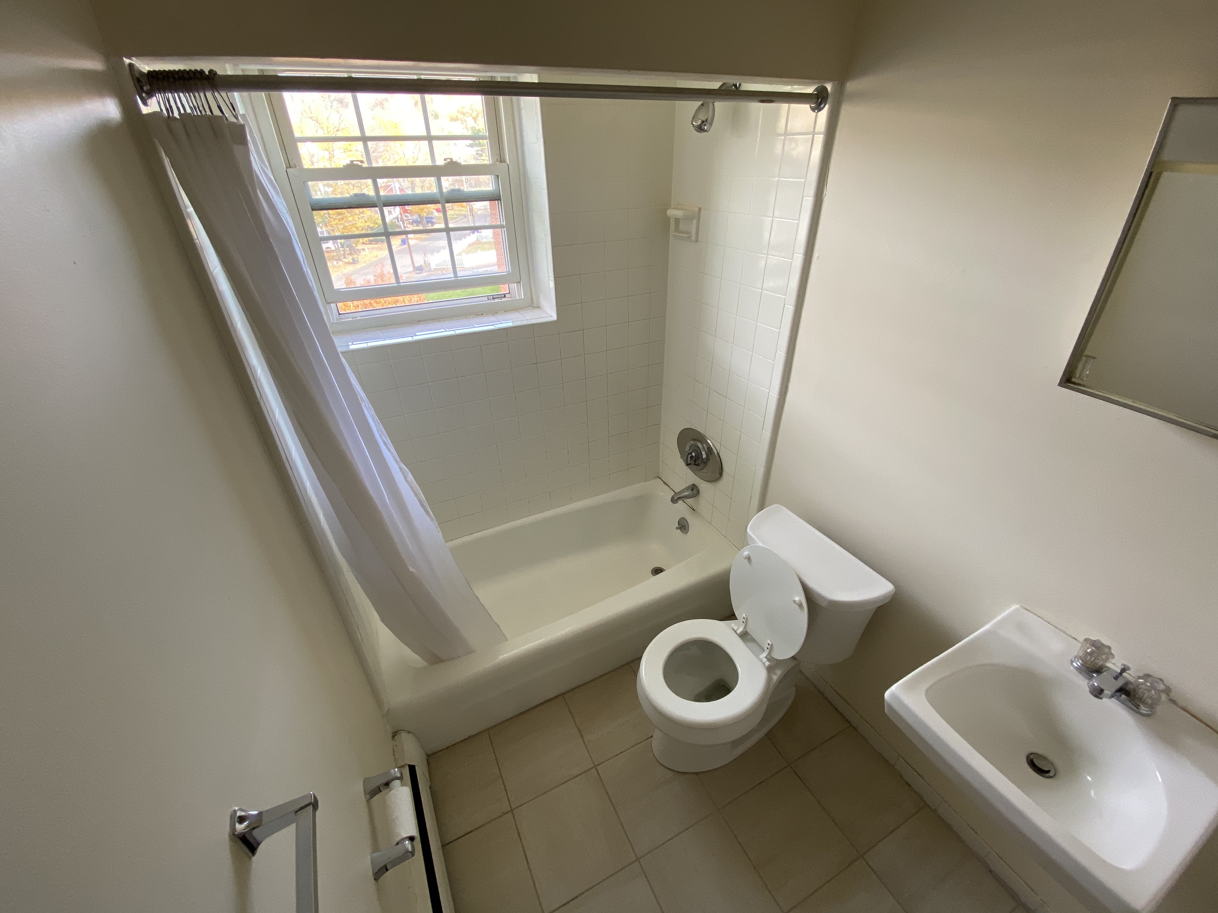 12 Brattle Dr, Arlington