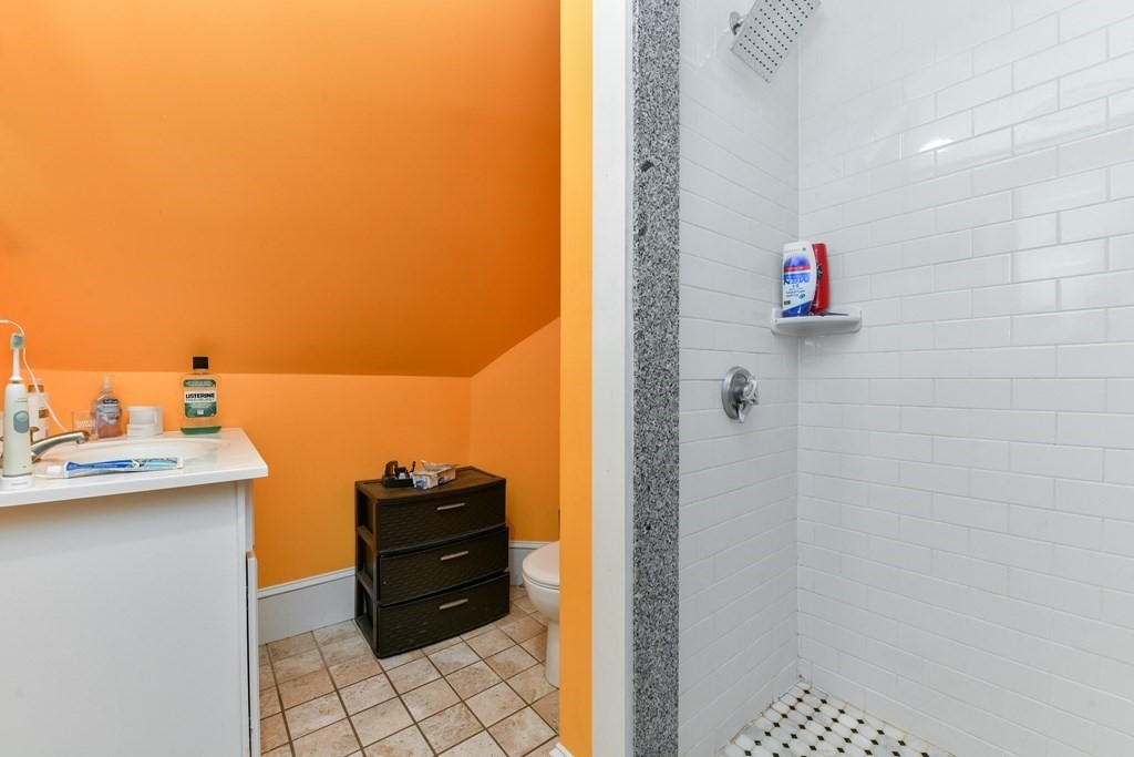 6 Windom St, Allston