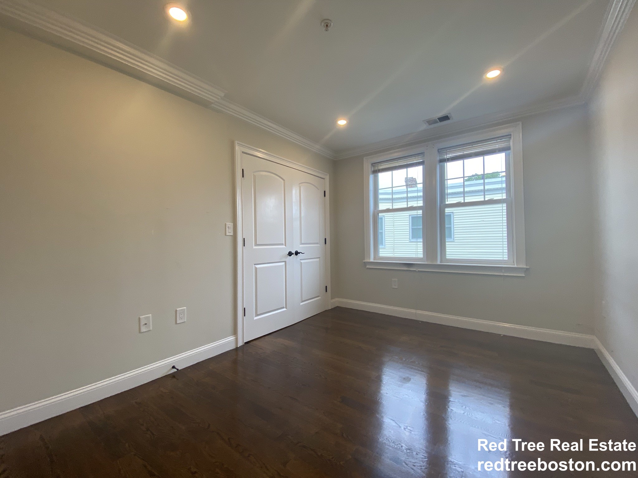 490 Washington St, Brighton