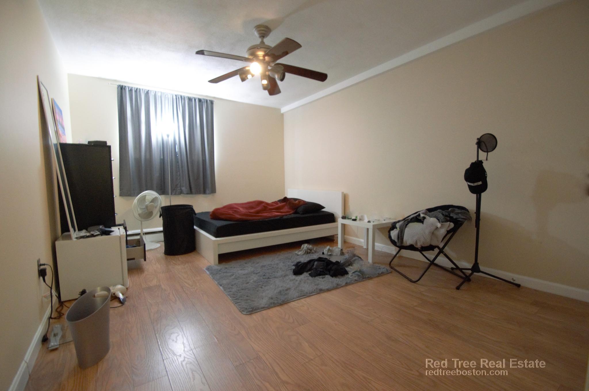 20 Radcliffe Rd, Allston