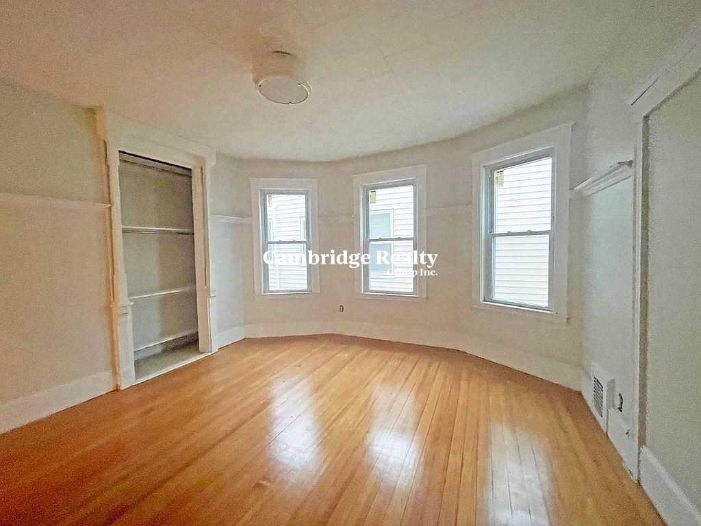 339 Allston St, Cambridgeport