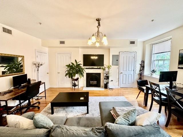 34 Mount Vernon St, Beacon Hill