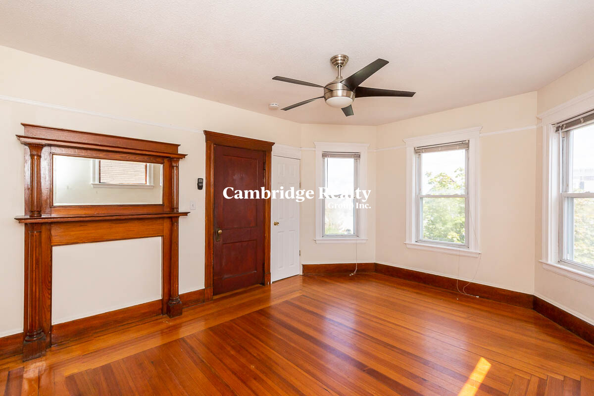 600 Broadway, Magoun Square