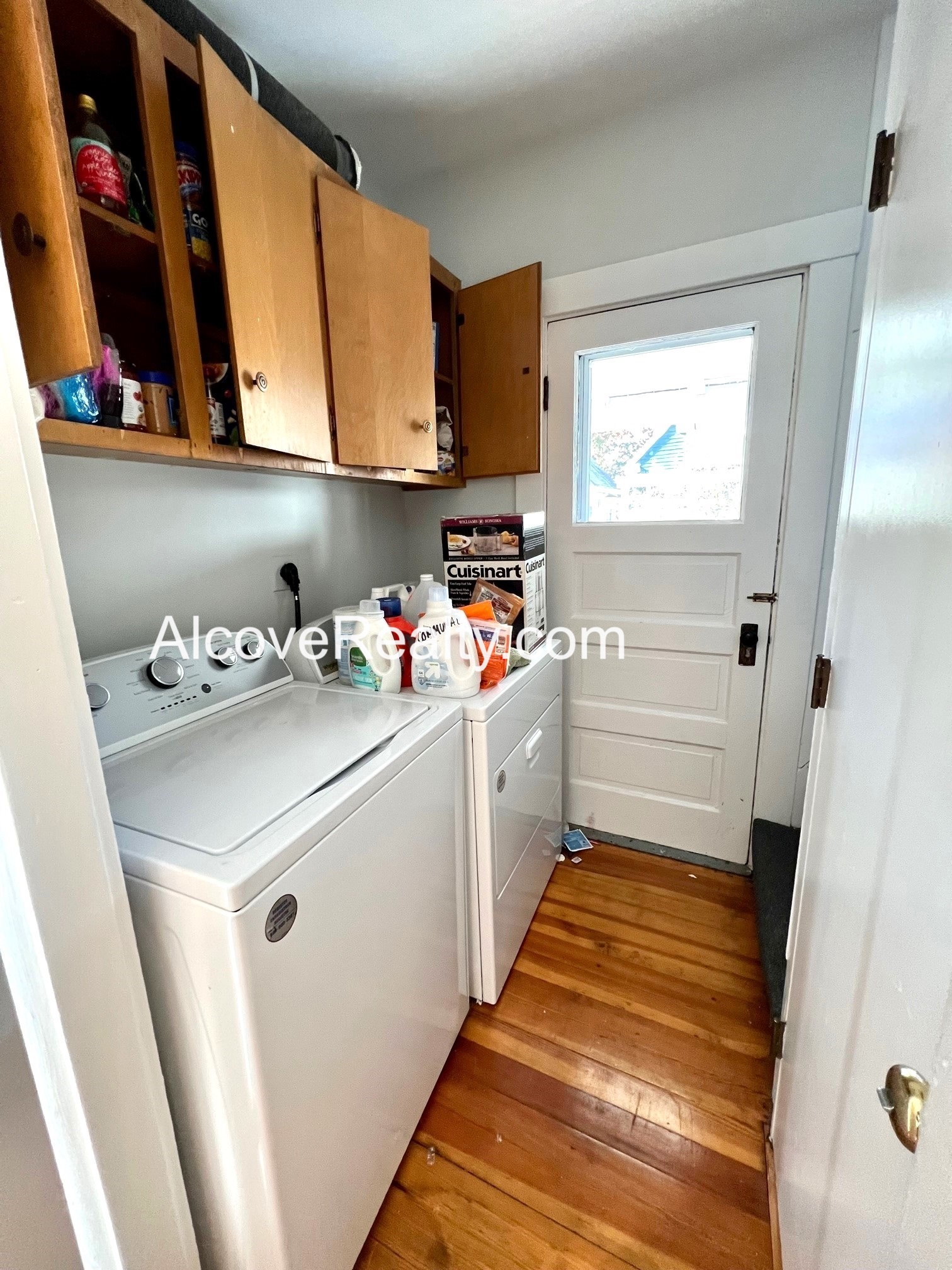 34 Leonard St, Davis Square