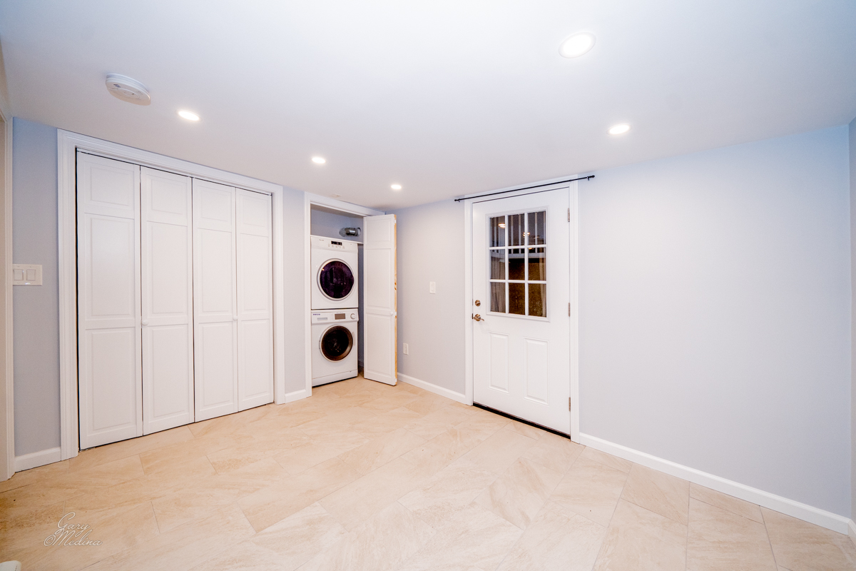 1548 Washington St, West Newton