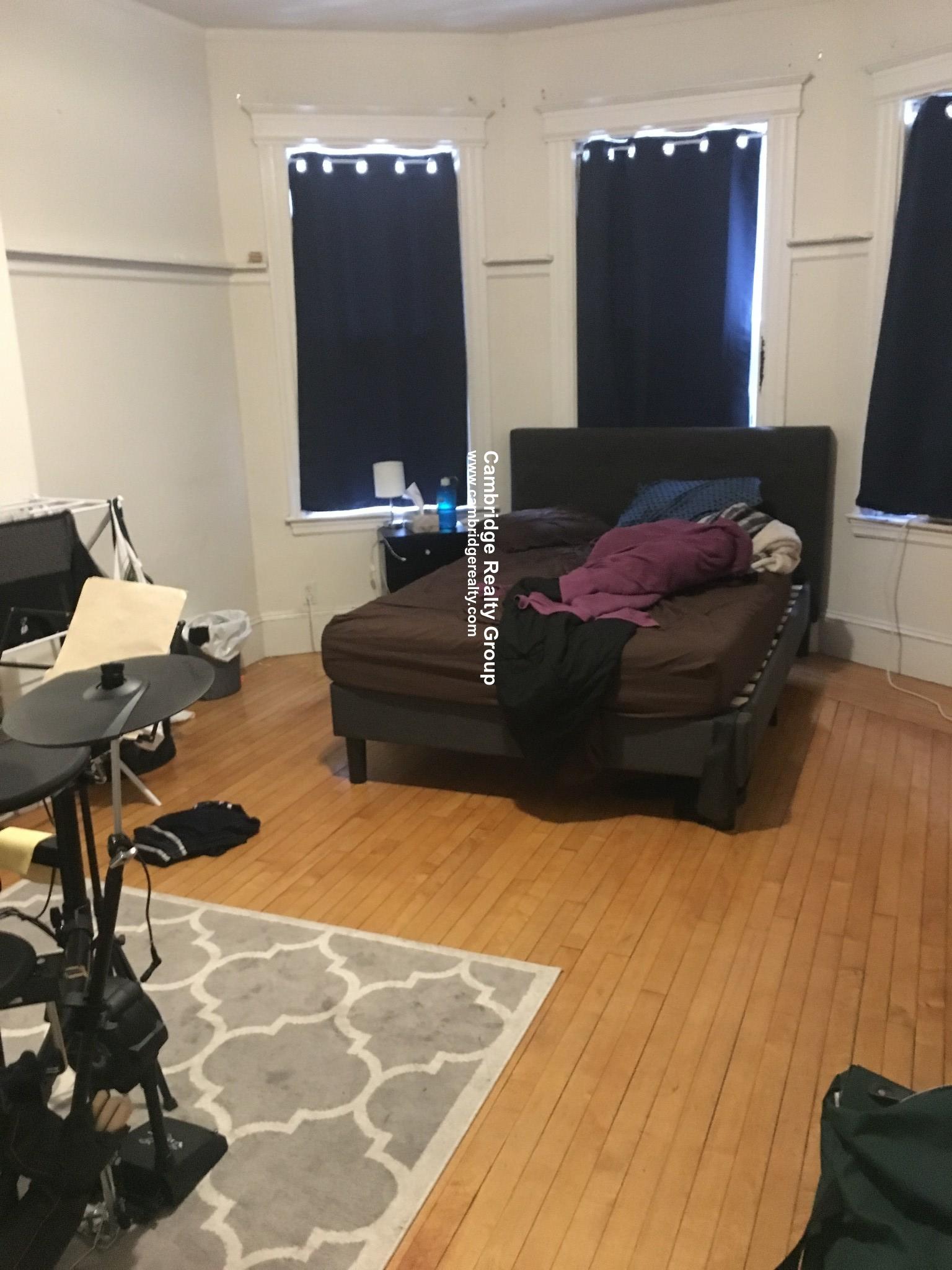 32 Chatham St, Harvard Square