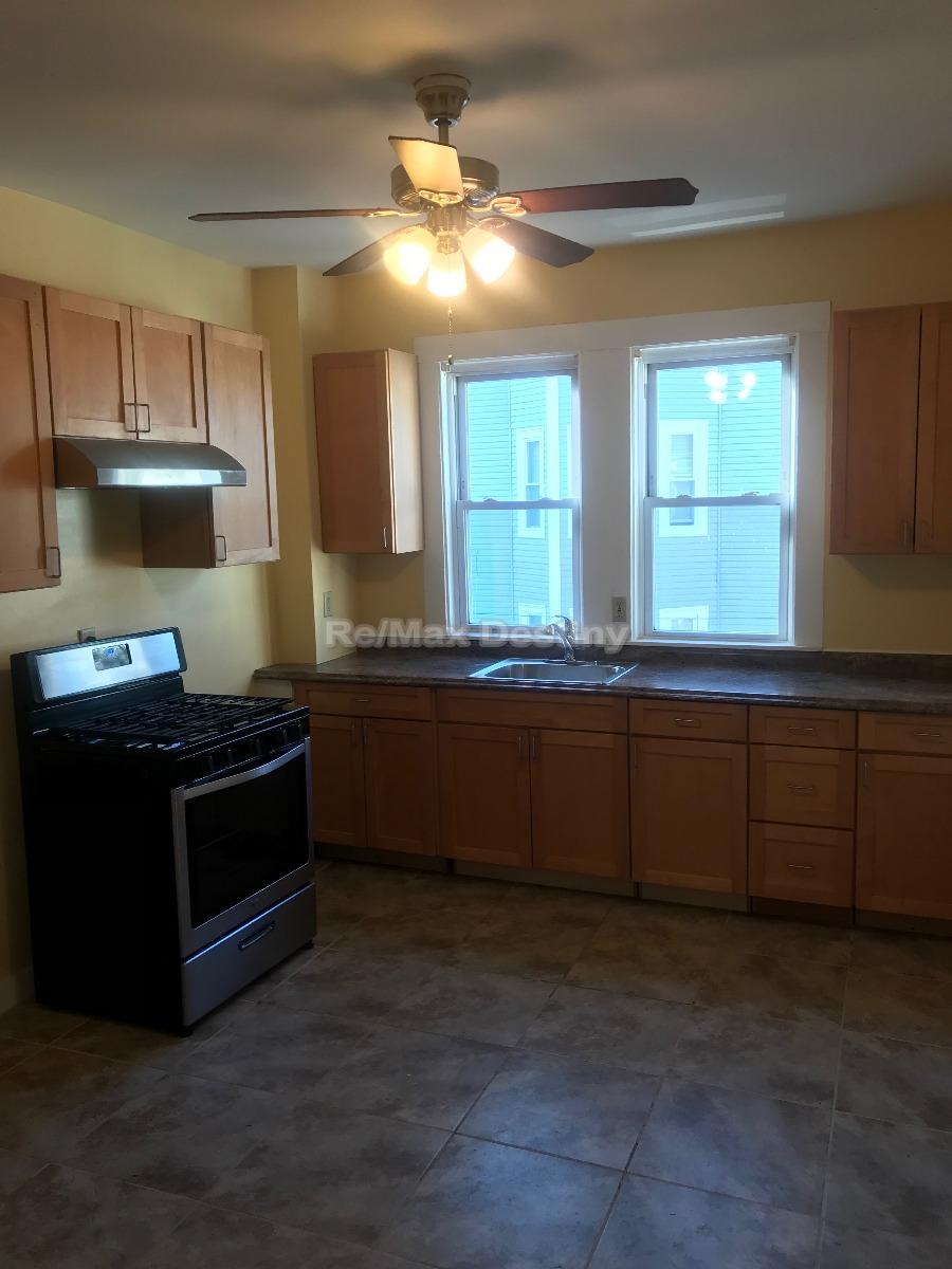 196 Sherman St, North Cambridge