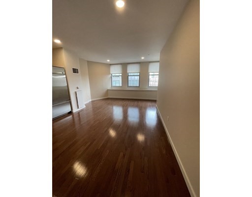 88 Kingston St, Downtown