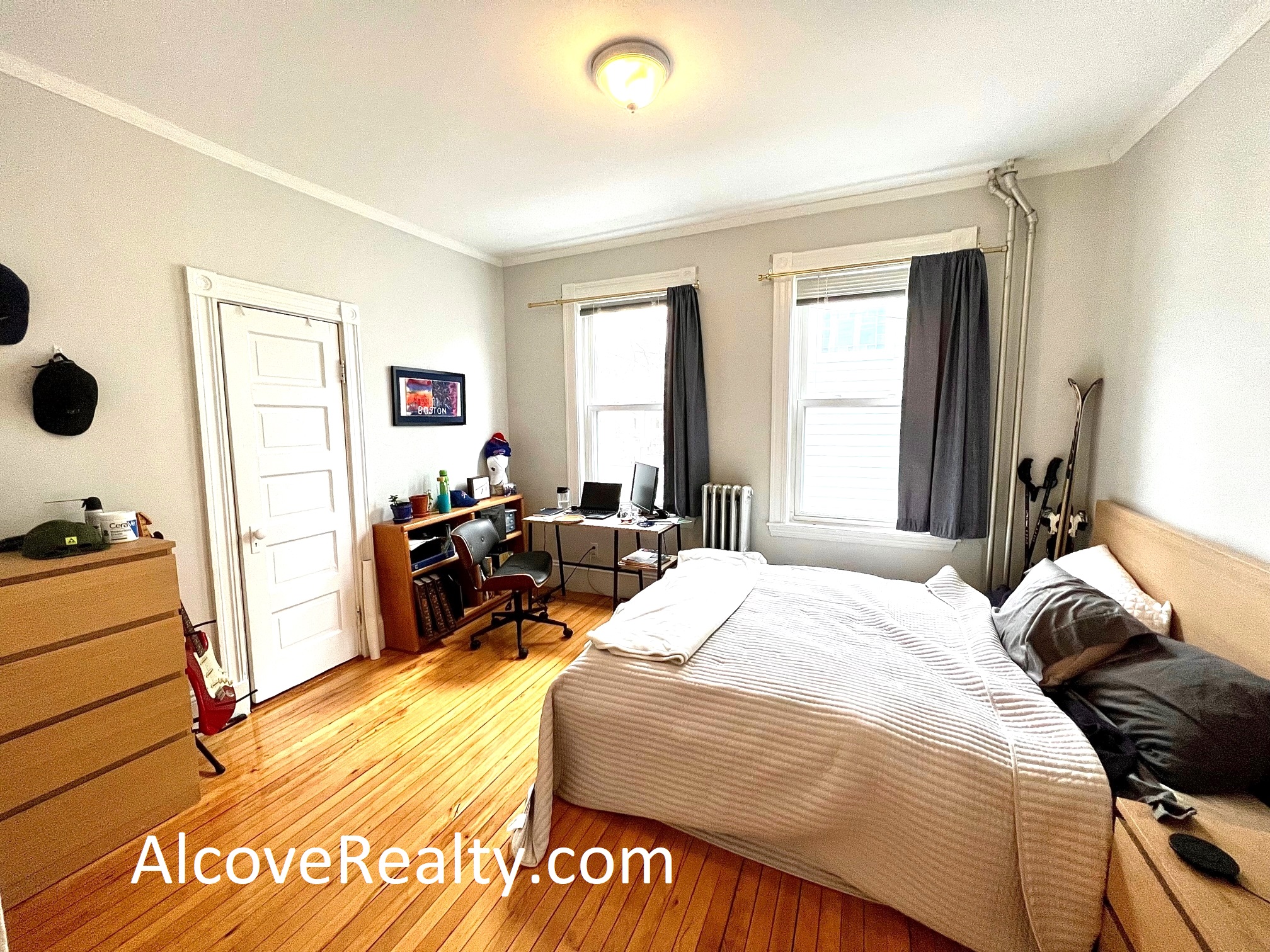 13 Farragut Ave, Teele Square