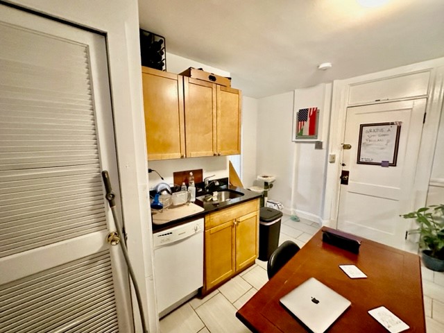 220 Hanover St, North End