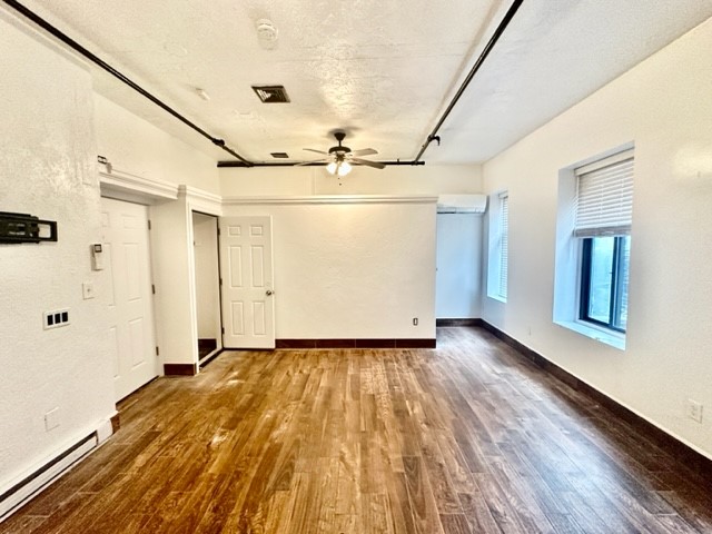 223 Endicott St, North End