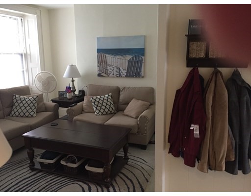 38 Oak St, Chinatown