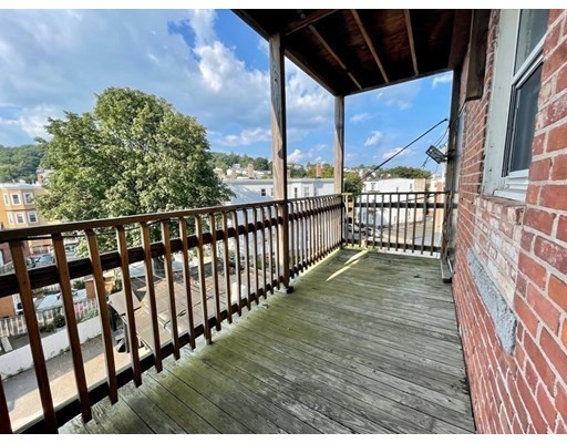 1020 Bennington St, East Boston