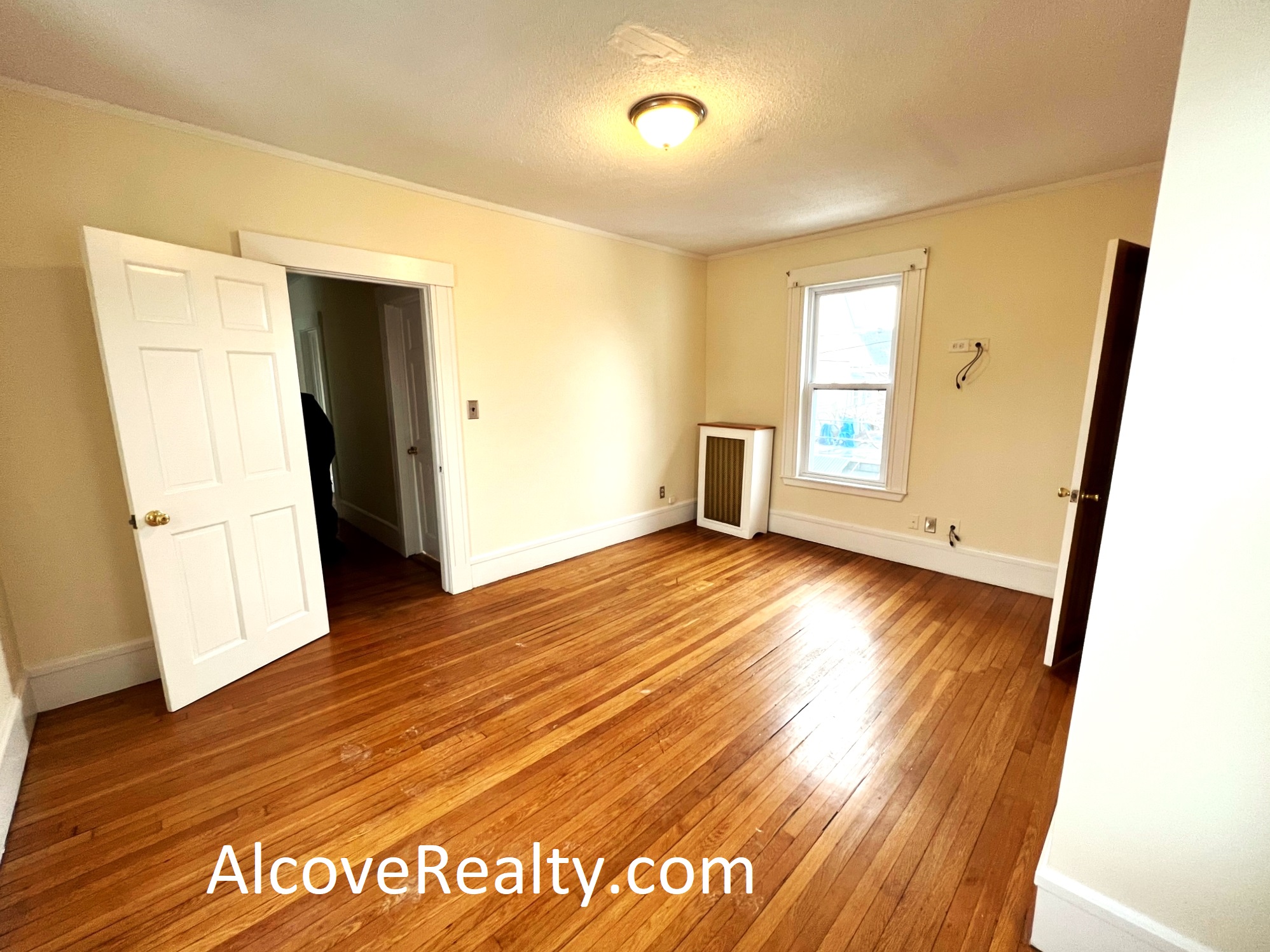 543 Broadway, Magoun Square